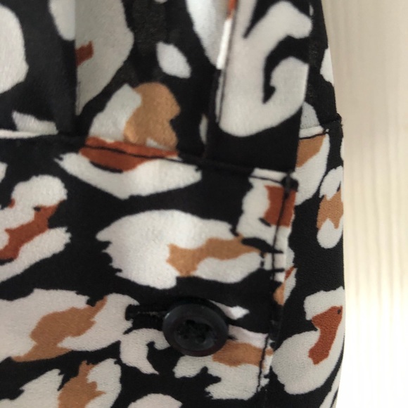 Multi colored blouse. - Picture 5 of 6